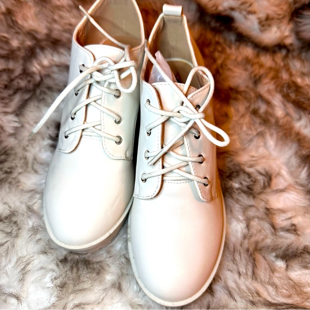 🍦 "Top Moda White Chunky Heel Ankle Boots - Size 8" 🍦